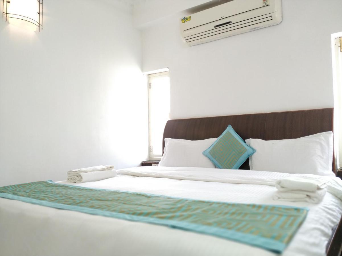 Aum Hotel Puttaparthi Bagian luar foto