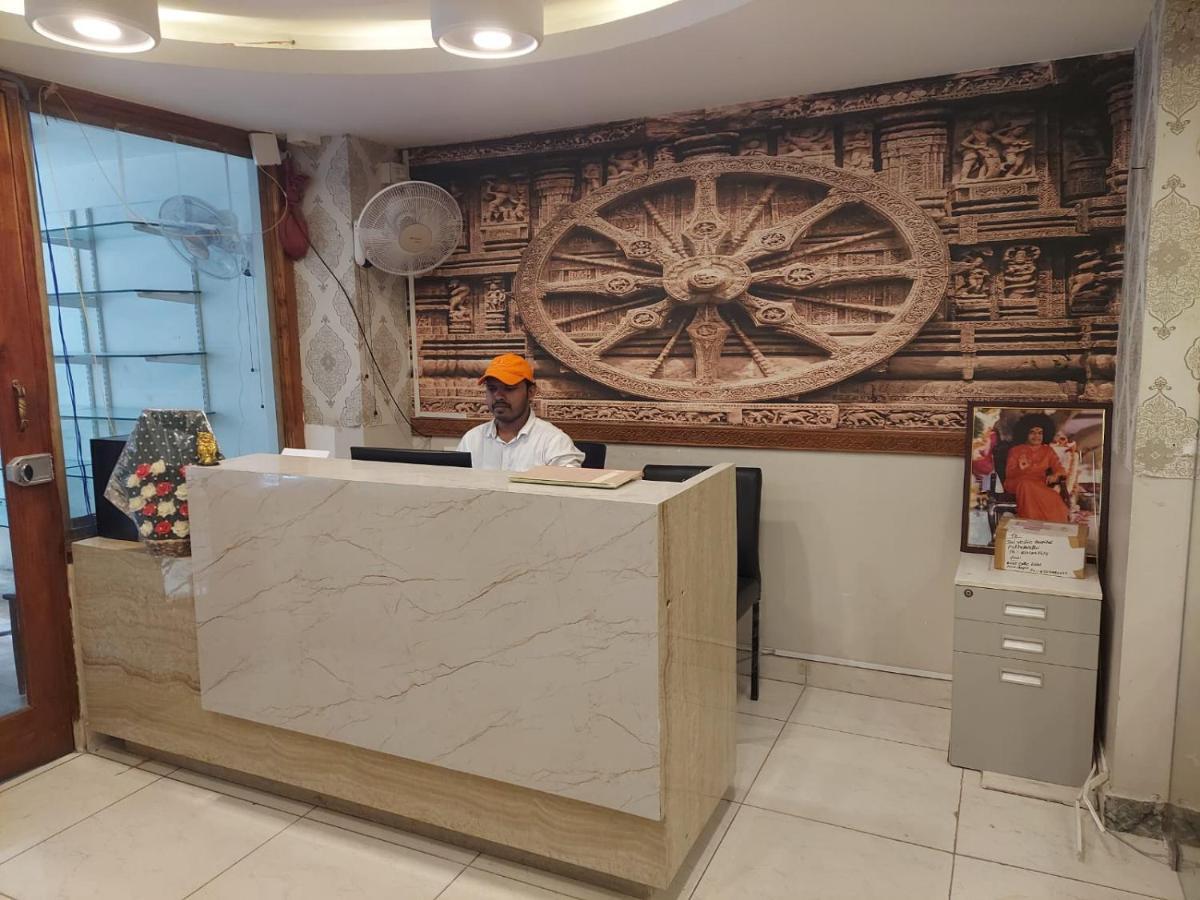 Aum Hotel Puttaparthi Bagian luar foto