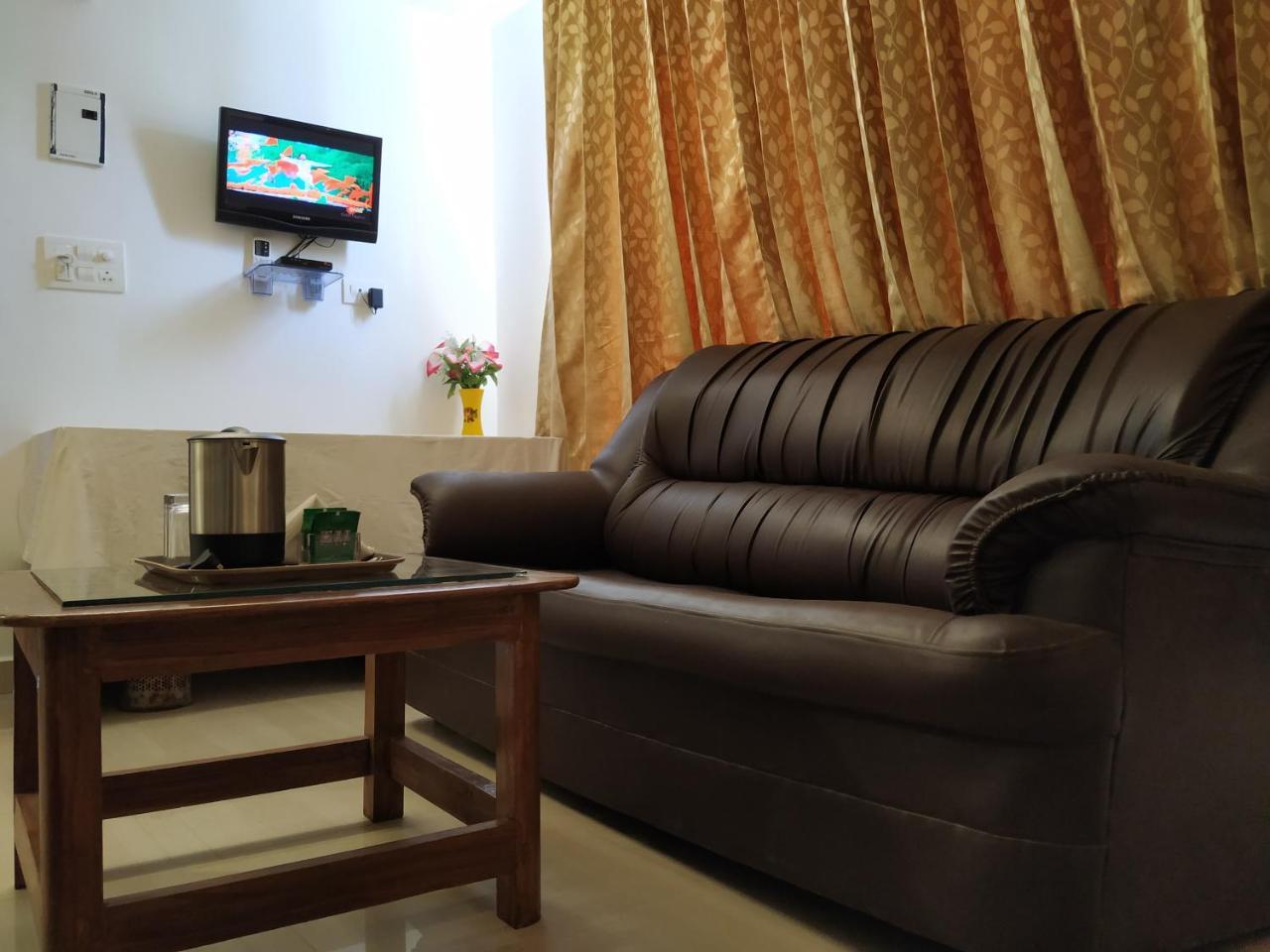 Aum Hotel Puttaparthi Bagian luar foto