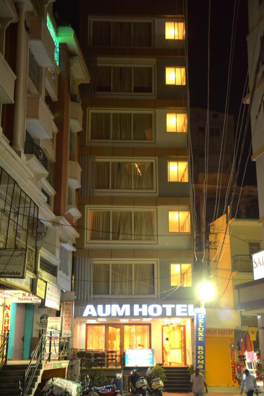 Aum Hotel Puttaparthi Bagian luar foto