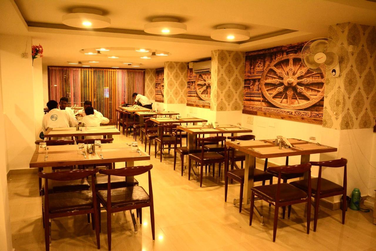 Aum Hotel Puttaparthi Bagian luar foto
